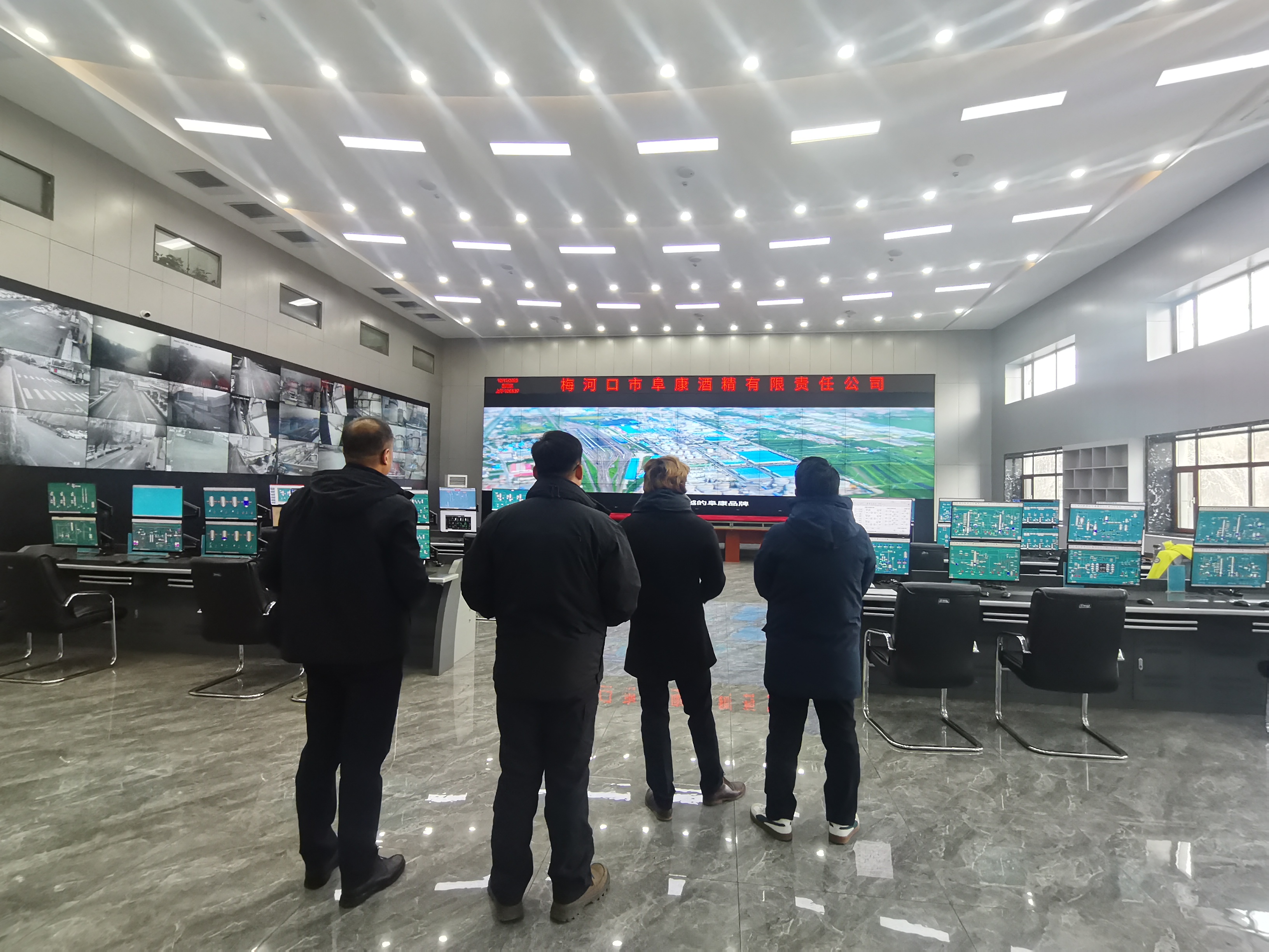 链通上游・品质共鉴 安和化工携核心客户参观某特级酒精有限责任